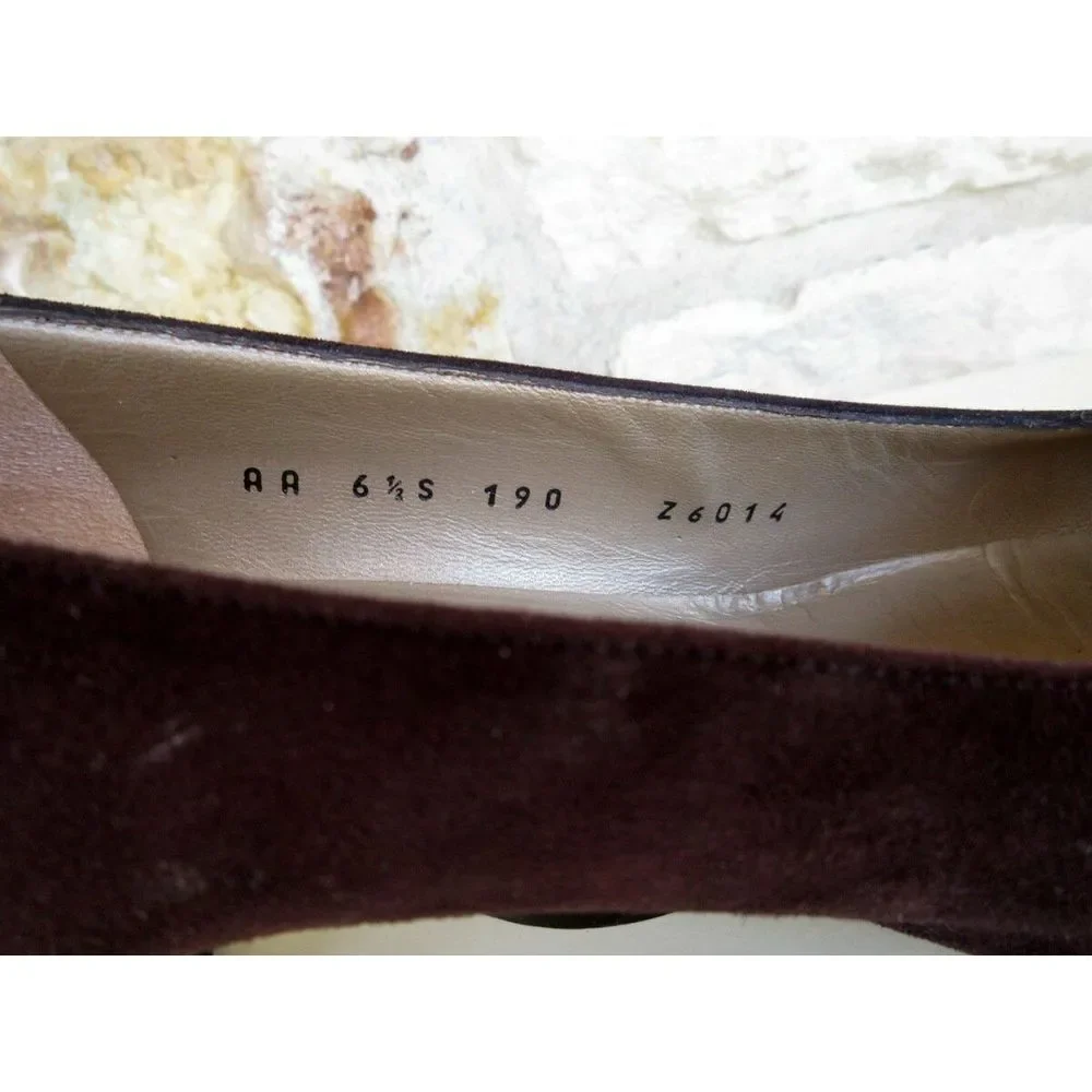 St. John Siena London Sable Brown Suede Pumps Size 6 1/2‎ AA